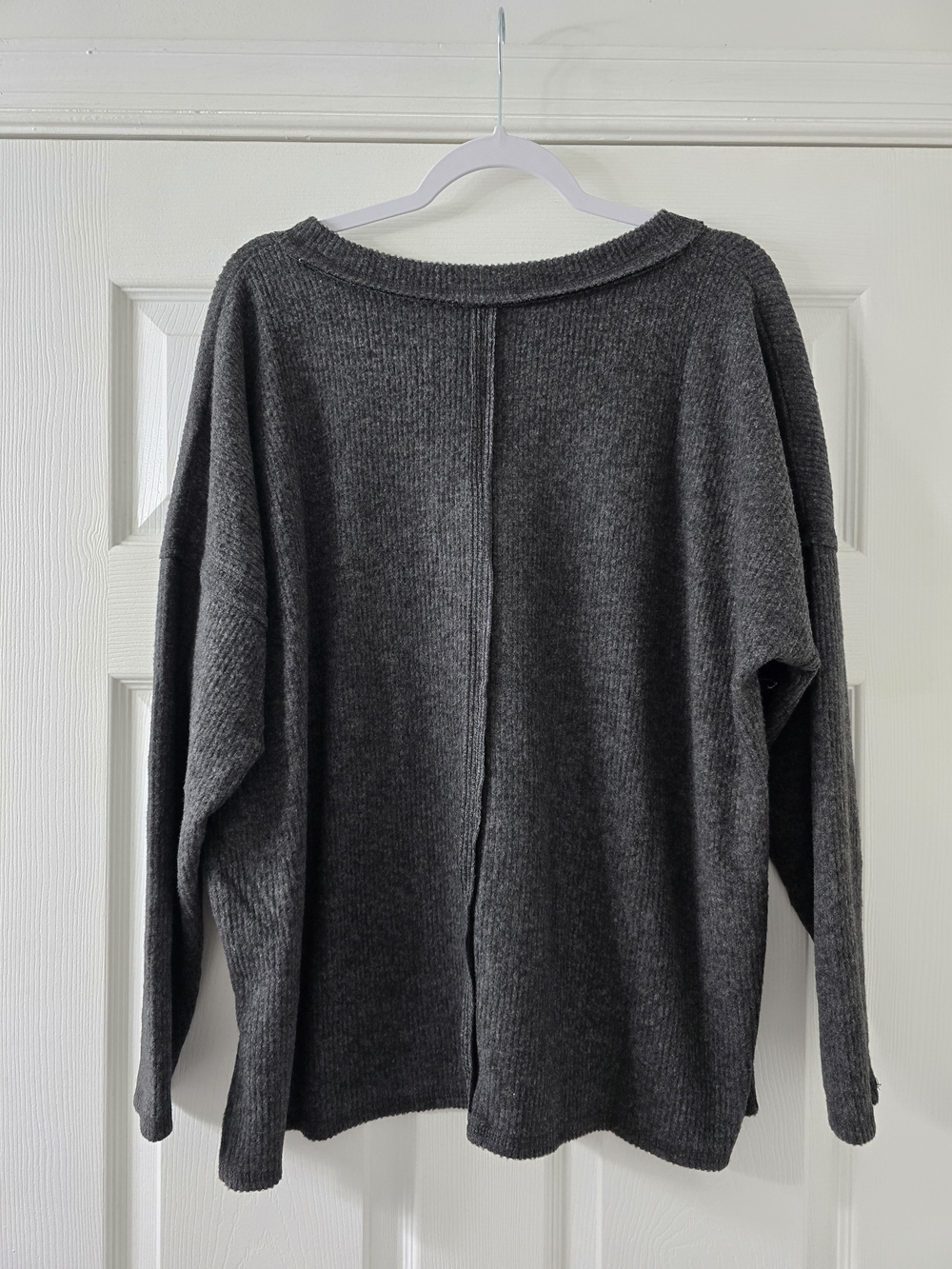 NWOT Zenana Brushed Microfiber Long Sleeve V-Neck Grey Top - XL - Picture 5 of 5
